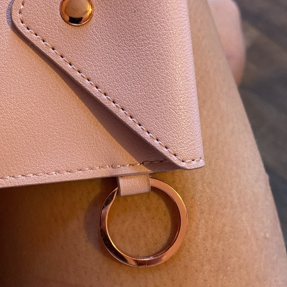 Attachable Mini Wallet - Picture 3 of 3